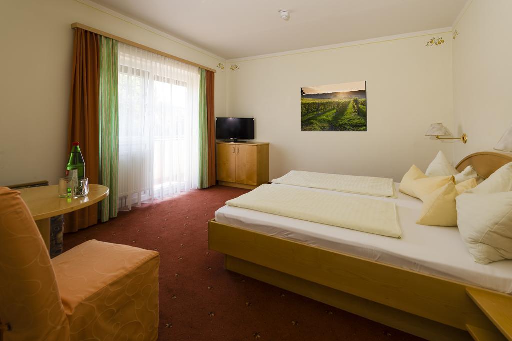 Hotel Altneudoerflerhof Bad Radkersburg Bagian luar foto